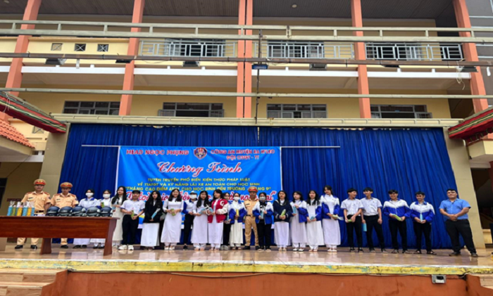 TUYEN TRUYEN AN TOAN GIAO THONG 2